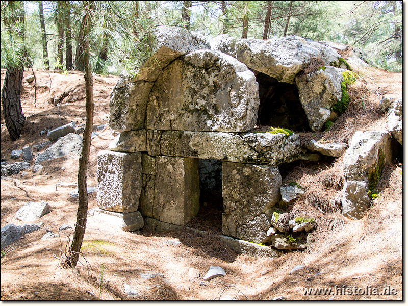 Kadyanda in Lykien - römischer Grabbau in der Nekropole