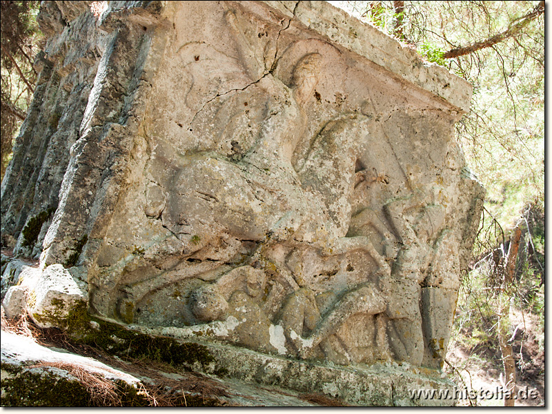 Kadyanda in Lykien - Sarkophag, komplett aus einem Felsblock gehauen