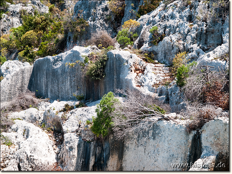 Kekova in Lykien - Große Felsräume mit kleiner Treppenanlage