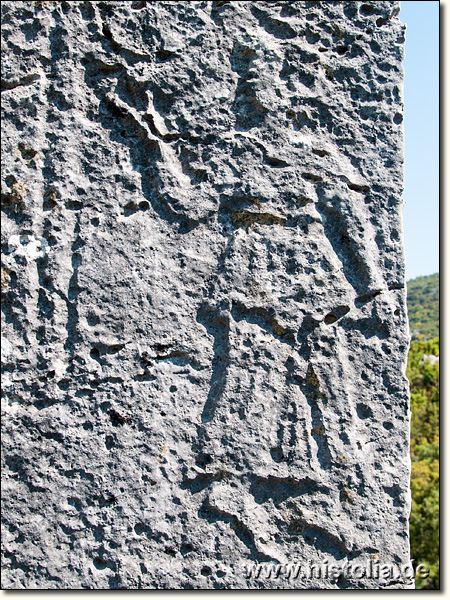 Kyaneai Alkimos-Hof in Lykien - Frauenrelief auf dem lykischen Sarkophag