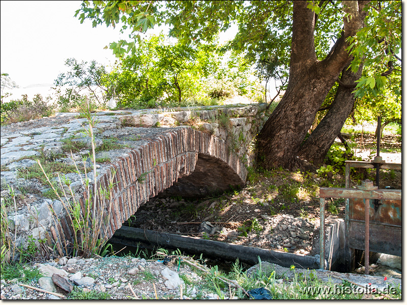 Limyra in Lykien - Brückenkopf der antiken römischen Segment-Bogen-Brücke bei Limyra