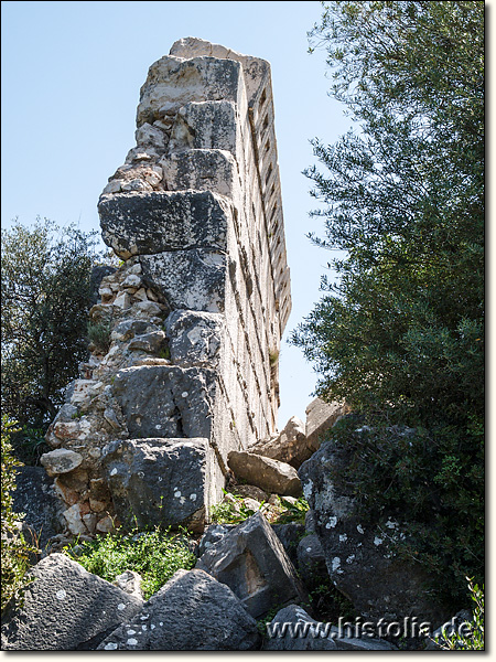 Patara in Lykien - Tempel neben dem Granarium auf der anderen Hafenseite