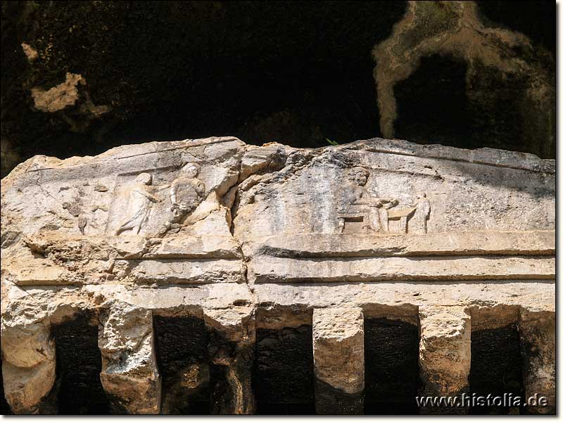 Pinara in Lykien - Verzierung am 'Giebel' des Königsgrabes