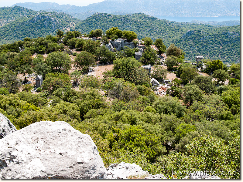 Tyberissos in Lykien - Blick von der Akropolis über die Agora zum Südhügel