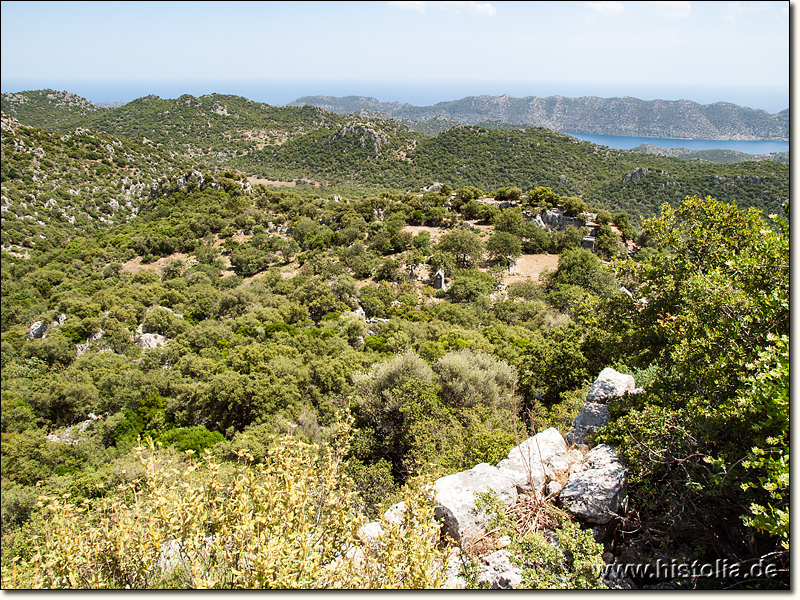 Tyberissos in Lykien - Aussicht von der Festung über die Agora bis zur Insel 'Kekova-Adasi'