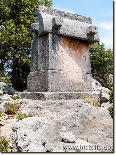 Tyberissos in Lykien - Sarkophag in der Nähe der Agora