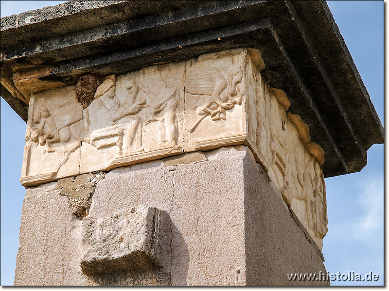 Xanthos in Lykien - Dekorationen der Grabkammer des Pfeilergrabes