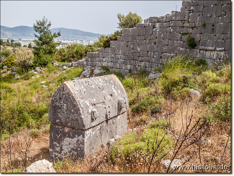 Xanthos in Lykien - Sarkophag in der Nord-Nekropole