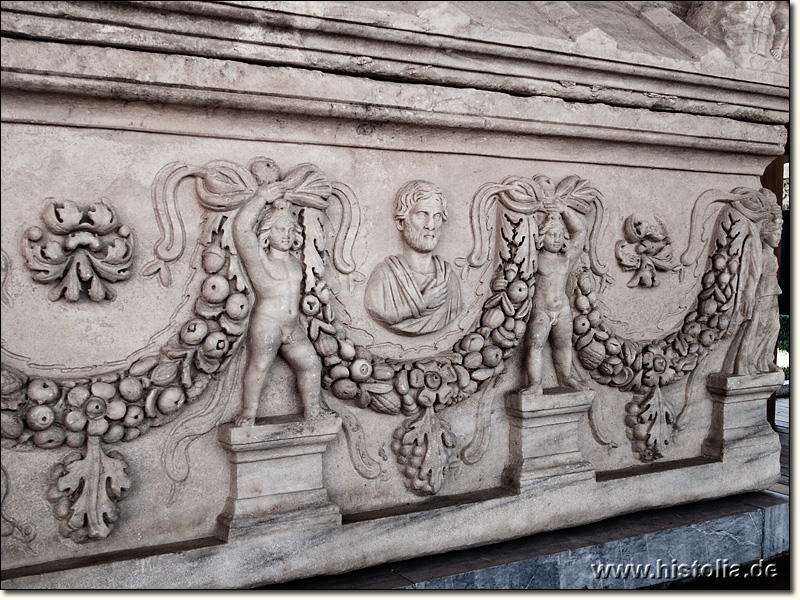 Museum von Selçuk - Relief auf einem römischen Sarkophag aus Ephesos