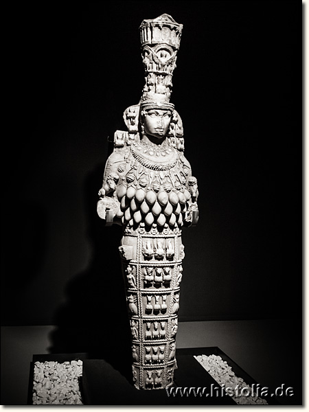 Museum von Selçuk - Artemis-Statue (Die Große Artemis) aus dem Prytaneum von Ephesos (1.-2.Jh.n.Chr.)