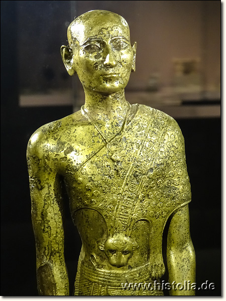 Museum von Selçuk - Vergoldete Bronze-Statue eines ägyptischen Priesters des Gottes Amun; Gefunden in Ephesos