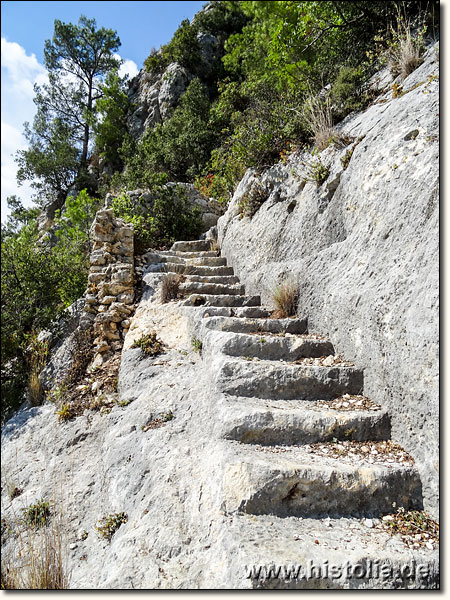 Alara-Kale in Pamphylien - Treppen auf dem Weg zur oberen Burganlage
