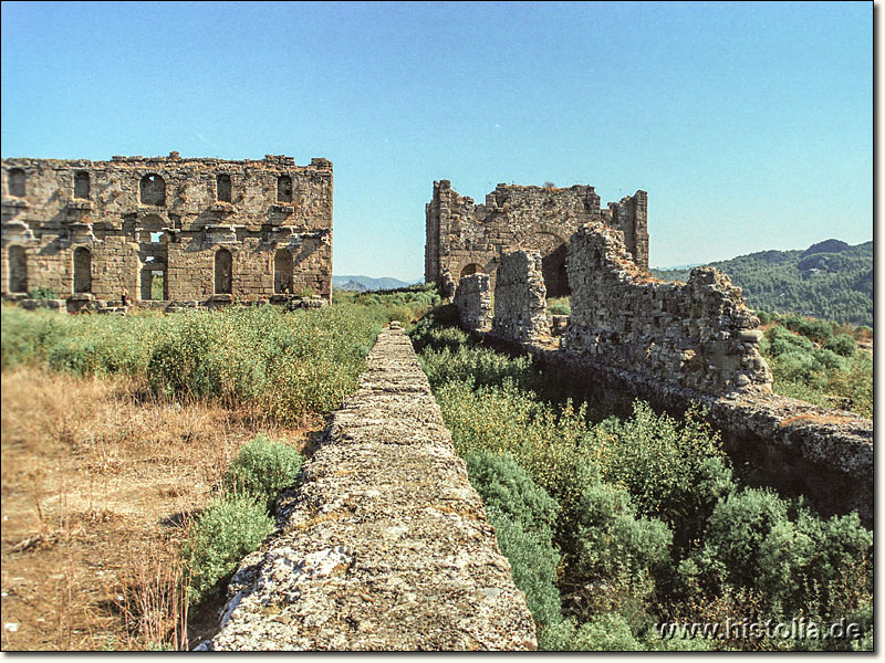 Aspendos in Pamphylien - Basilika und Nymphäum