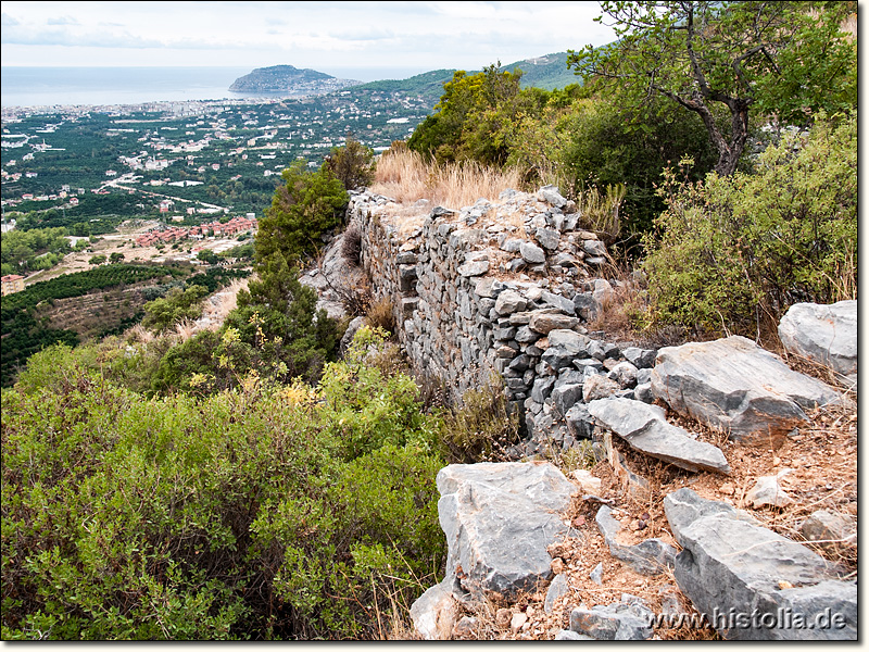 Kizilcasehir-Kalesi in Pamphylien - Südliche Festungsmauer mit Blick auf den Burgberg von Alanya