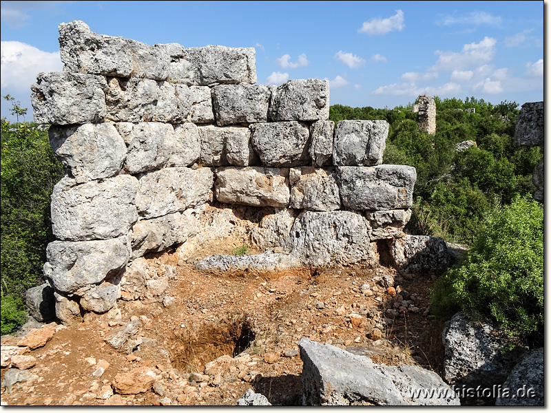 Lyrboton-Kome in Pamphylien - Kleiner, massiver Tempel im westlichen Stadtgebiet