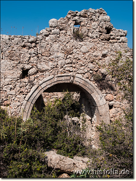 Lyrboton-Kome in Pamphylien - Byzantinisches Gebäude mit Torbogen im Stadtzentrum