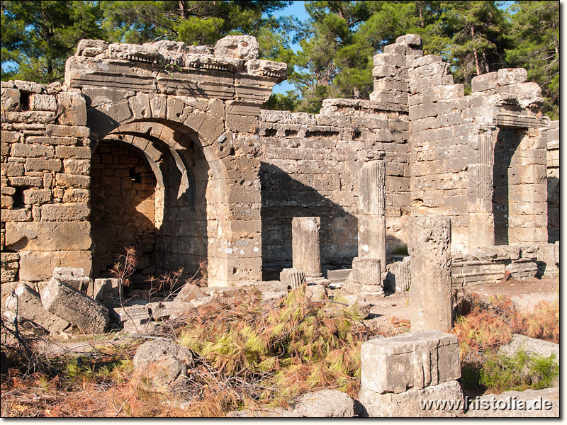 Seleukeia, Lyrbe in Pamphylien - Das Nordtor zur Agora und die Exedra