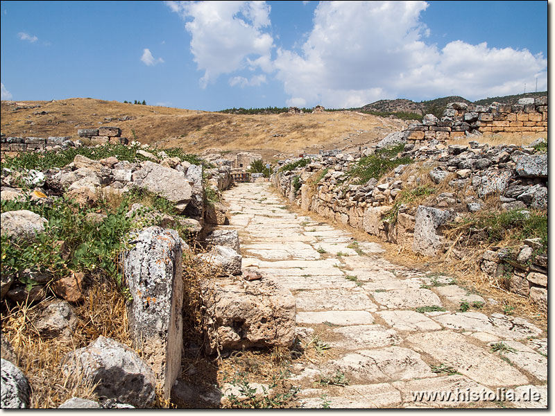 Hierapolis in Phrygien - Antiker Weg hinauf zur Basilika 'Martyrium des heiligen Philipp'