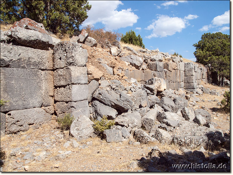 Antiochia-Men in Pisidien - Die südliche Umfassungsmauer des Tempel-Bezirks des Men-Tempels von Antiochia