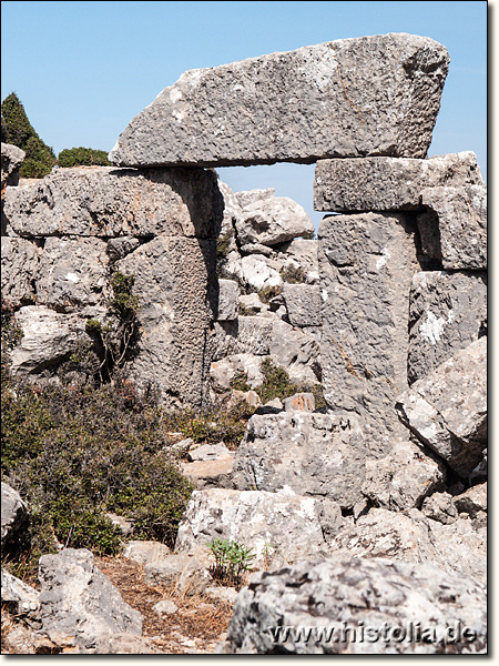 Ariassos in Pisidien - Tür zu einem Tempelgebäude