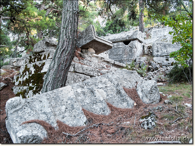 Kelbessos in Pisidien - Monumentale Sarkophag-Gruppe im nördlichen Stadtgebiet