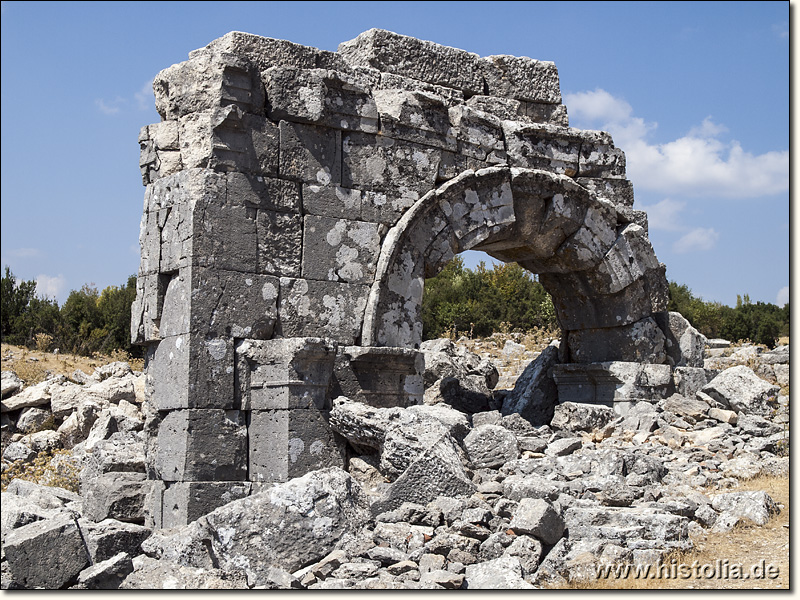 Kremna in Pisidien - Tor im Eingangsbereich eines großen Tempels