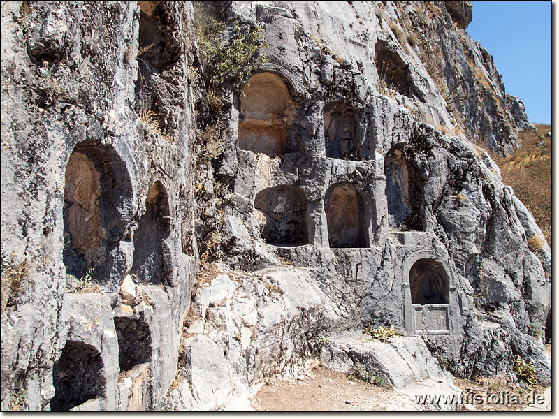 Sagalassos in Pisidien - Einige der zahlreichen Felsgräber aus der Nord-West-Nekropole