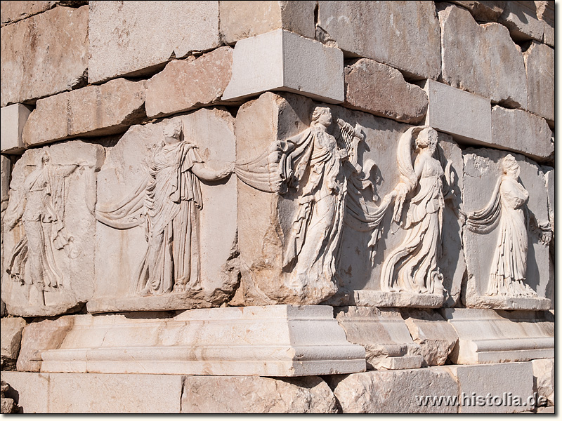 Sagalassos in Pisidien - Fries der Tänzerinnen am Heroon (Originale im Museum von Burdur)