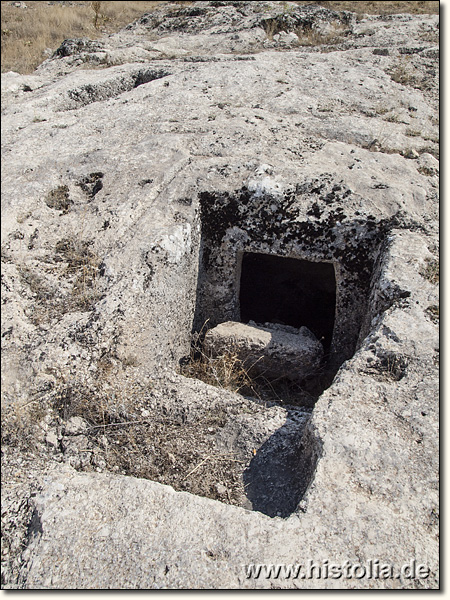 Seleukeia Sidera in Pisidien - Eingang zu einer in den Fels geschlagenen Grabkammer