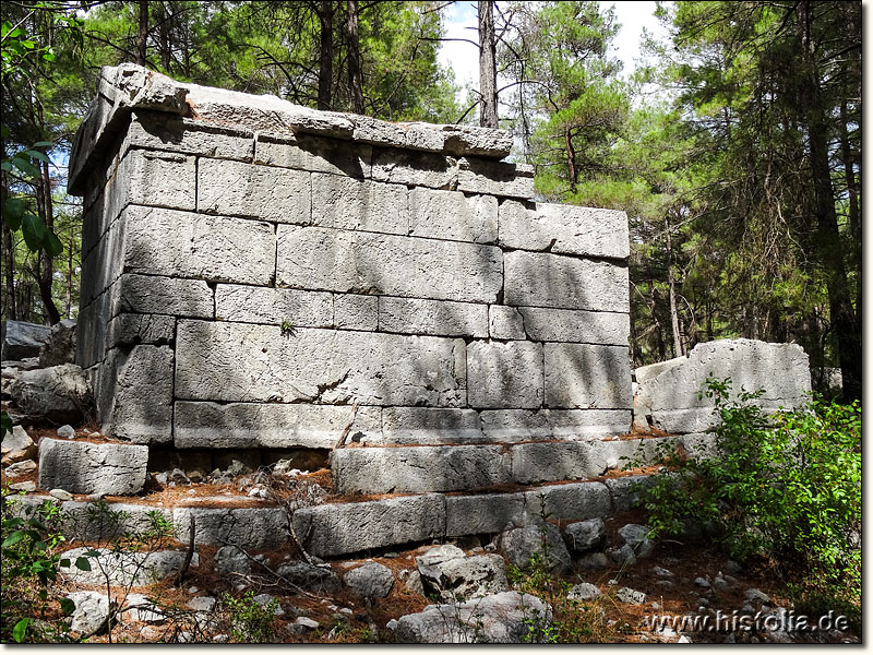 Sia in Pisidien - Mausoleum mit teilweise erhaltener Bedachung