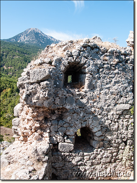 Trebenna in Pisidien - Befestigung und Gebäudereste auf der Süd-Ostseite der Akropolis