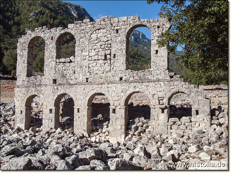 Alakilise in Lykien - Einzig noch stehende Außenmauer der Basilika