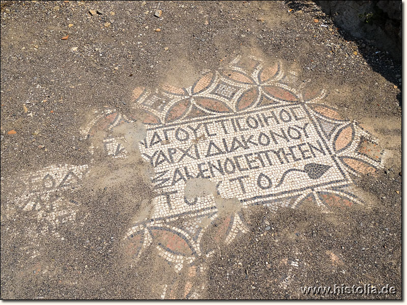 Aphrodisias in Kilikien - Bodenmosaik mit griechischer Inschrift in der byzantinischen Basilika von Aphrodisias