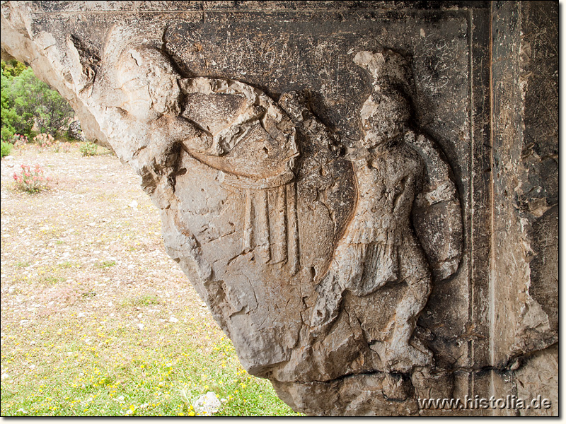 Grabmal bei Bezirgan in Lykien - Relief mit Kriegerdarstellung auf der linken Seitenwange