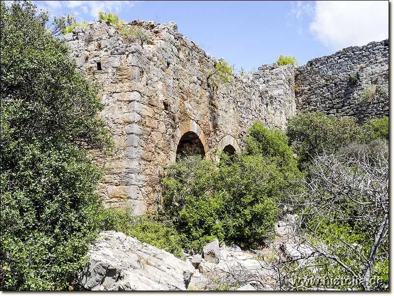 Biçkici Manastiri in Kilikien - Nördliche Aussenfassade der großen Kirche der Klosteranlage