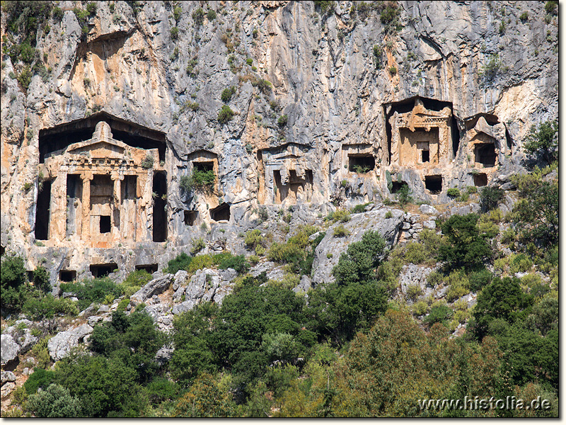 Felsengräber bei Dalyan in Karien - Felsengräber in der mittleren Felswand