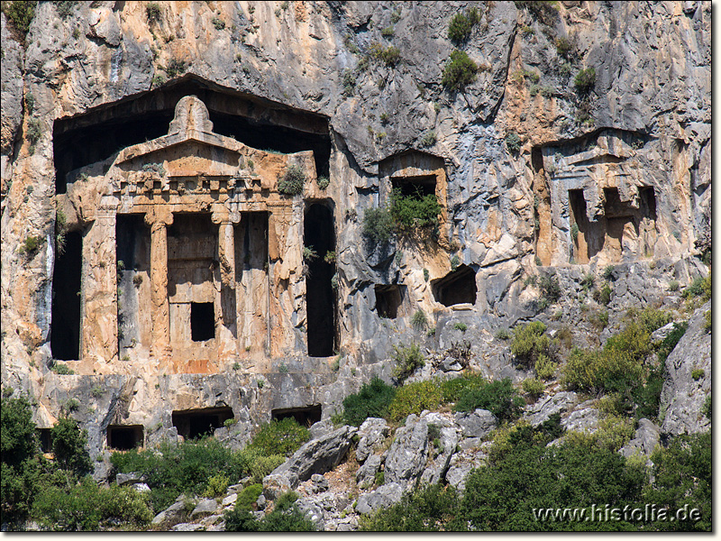 Felsengräber bei Dalyan in Karien - Felsengräber in der mittleren Felswand