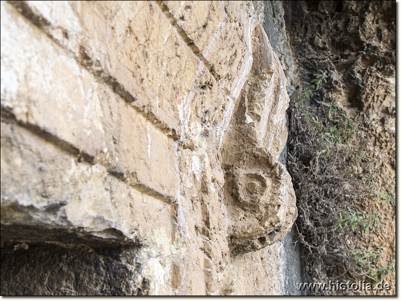 Idyma in Karien - Verzierungen am Türsturz des Eingangs des karischen Paktyes-Tempelgrabes von Idyma