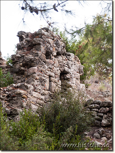 Kibyra-Minor in Pampylien - Mauerreste auf dem Kap östlich der Bucht von Karaburun