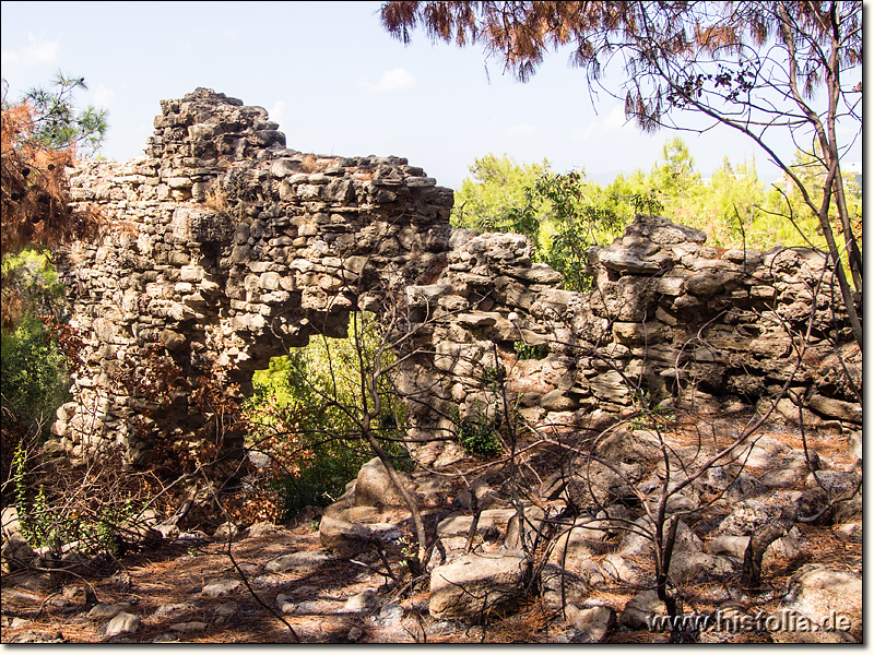 Kibyra-Minor in Pampylien - Mauerreste auf dem Kap östlich der Bucht von Karaburun