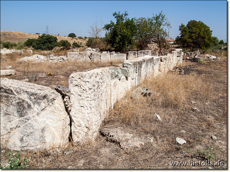 Kolossae in Phrygien - Als Viehgehege neuarrangierte Steine der ehemaligen Michaels-Basilika von Kolossae