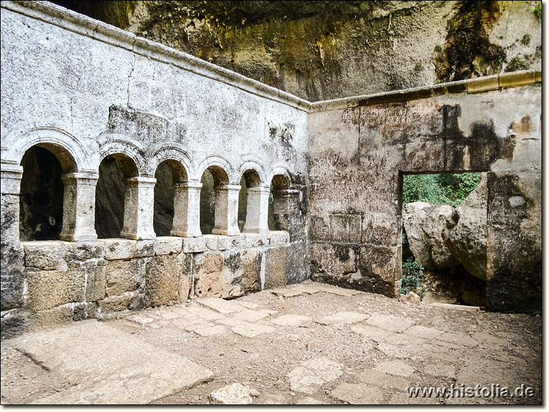 Korykion-Antron in Kilikien - Innenraum der kleine Marien-Kirche am Eingang der südlichen Grotte