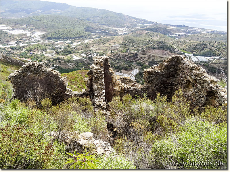 Marassos in Kilikien - Byzantinische Mauer- und Gebäudereste auf dem Siedlungshügel von Marassos