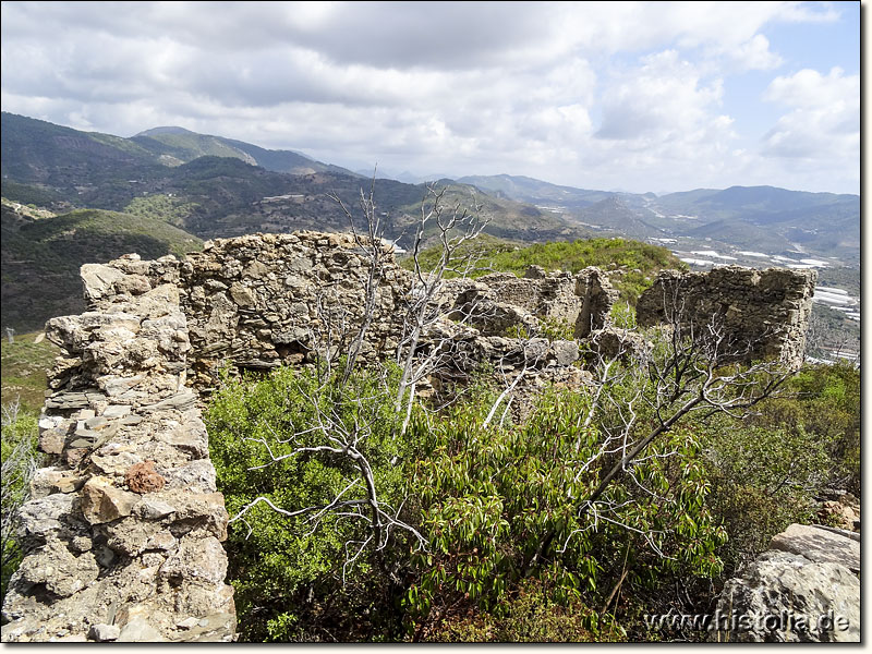 Marassos in Kilikien - Byzantinische Mauer- und Gebäudereste auf dem Siedlungshügel von Marassos