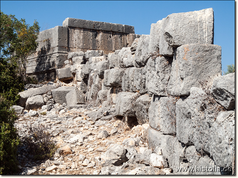 Pasli in Kilikien - Römisch kaiserzeitliches Grabhaus eingebettet in die Stadtmauer